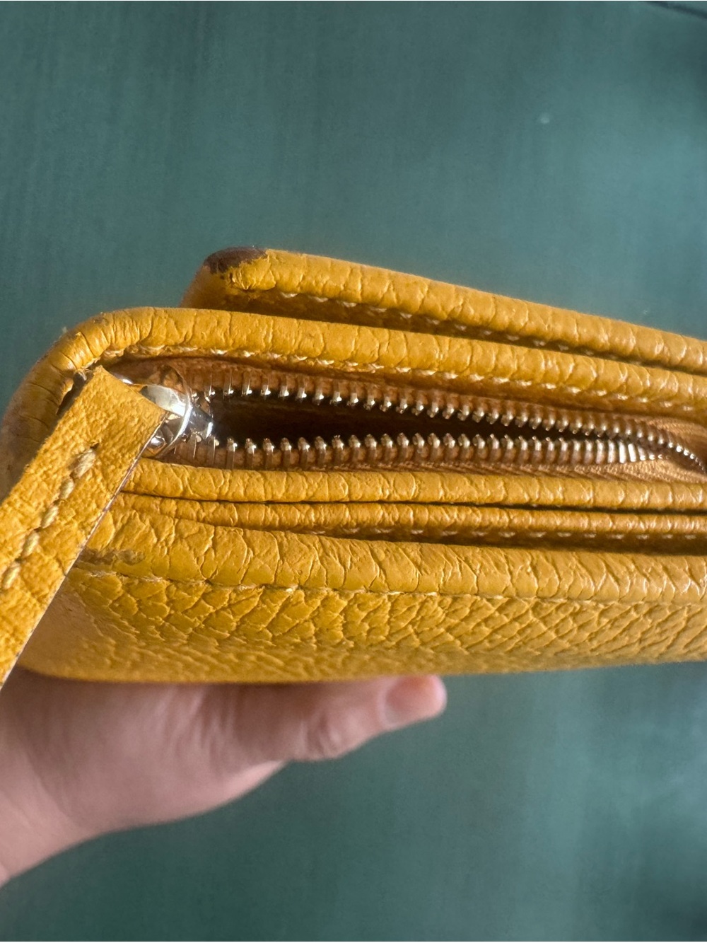 Gucci Yellow Pebbled Leather Chain Crossbody Wallet - Picture 11 of 12